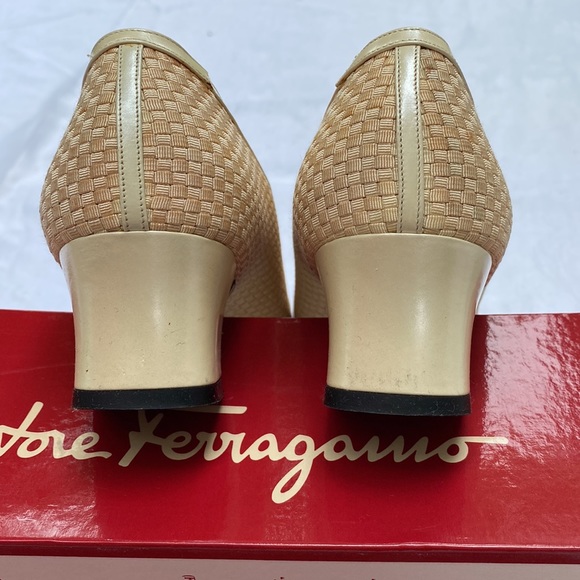 Salvatore Ferragamo 8.5AA CREAMY heels GHIOTTA - Picture 4 of 17